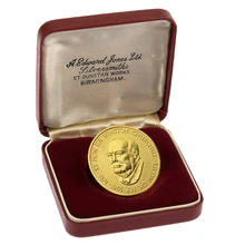 1874-1965 Sir Winston Churchill Gold Medal A.E. Jones 1.3" Boxed